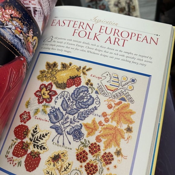 BEAUTIFUL CROSS Stitch - Embroidery Book / Patterns by Better Homes & Garden - Picture 7 of 9